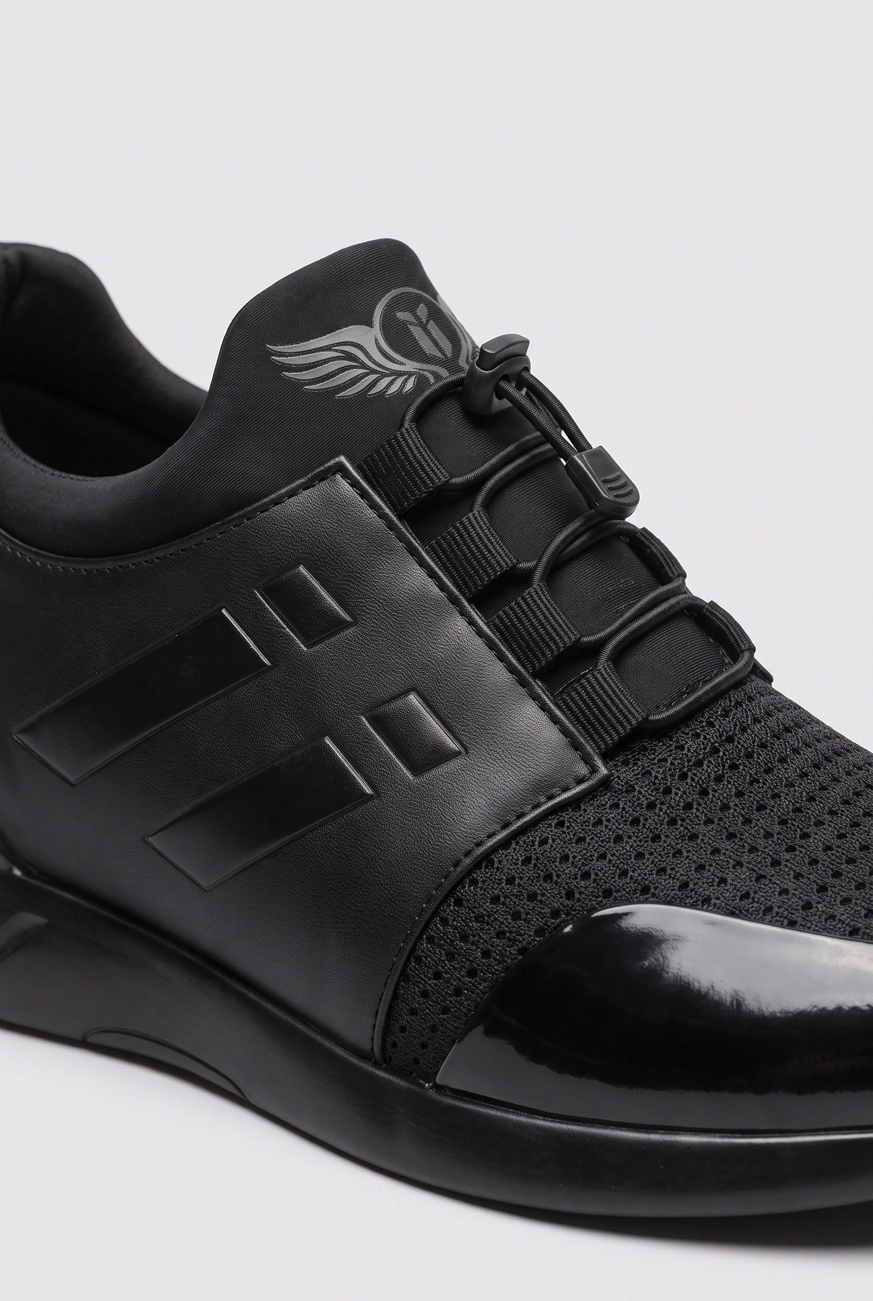 Men's Sneakers | Bungee Lace with Patent-Look Toe Cap - 2