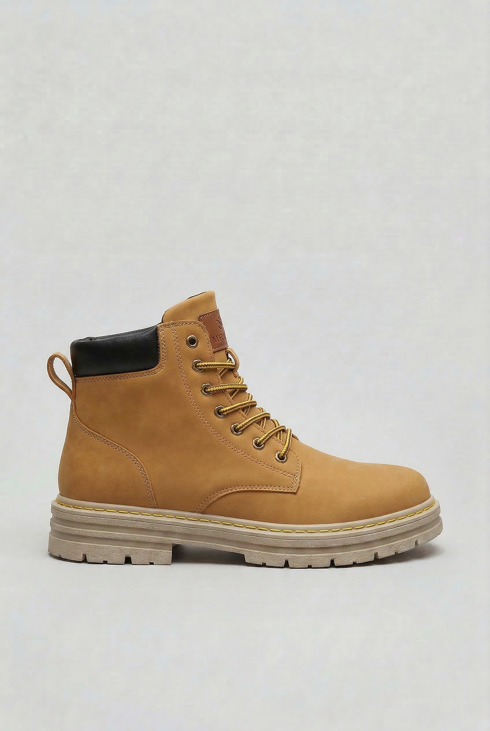 Men's Boots | Lace-Up with Chunky Lug Sole - 7