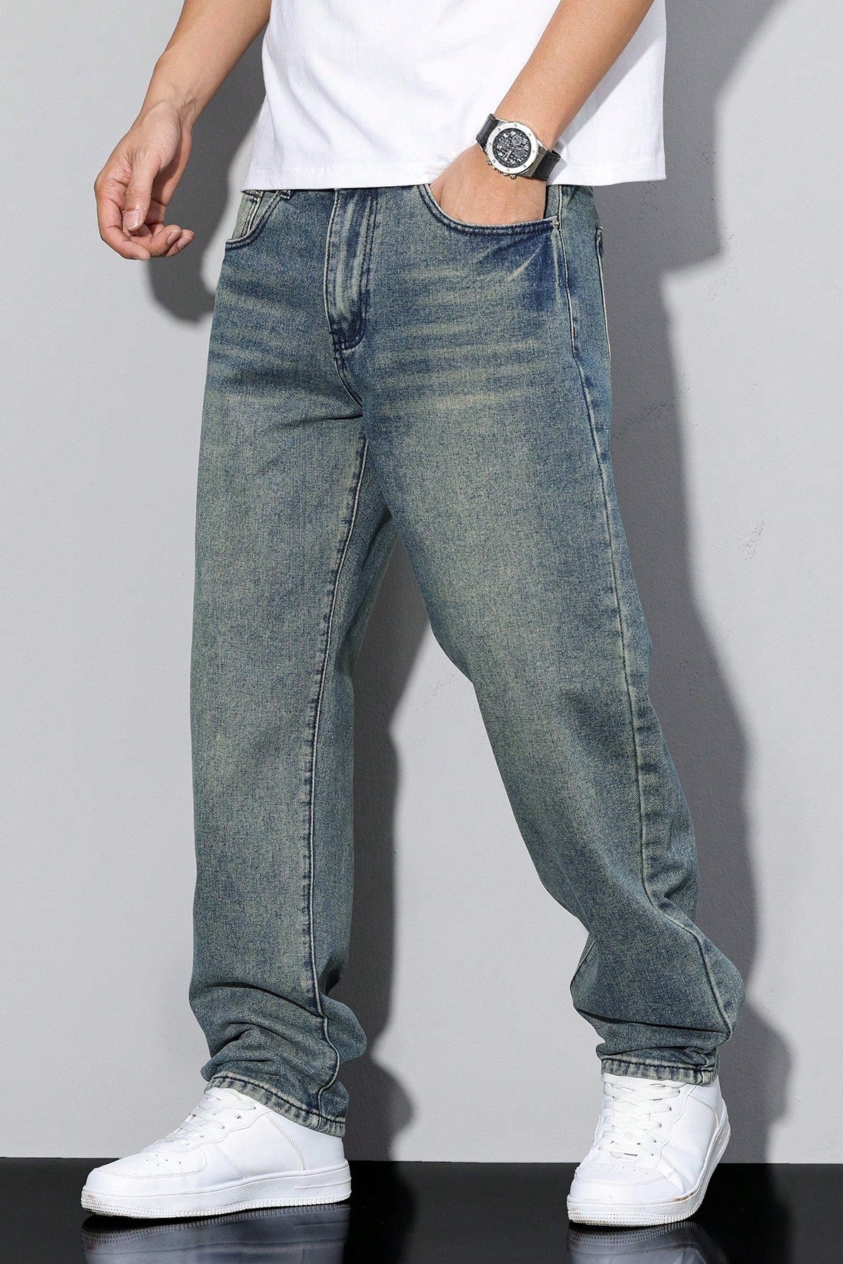 Men's Jeans | Loose Fit Washed Straight Leg - 6