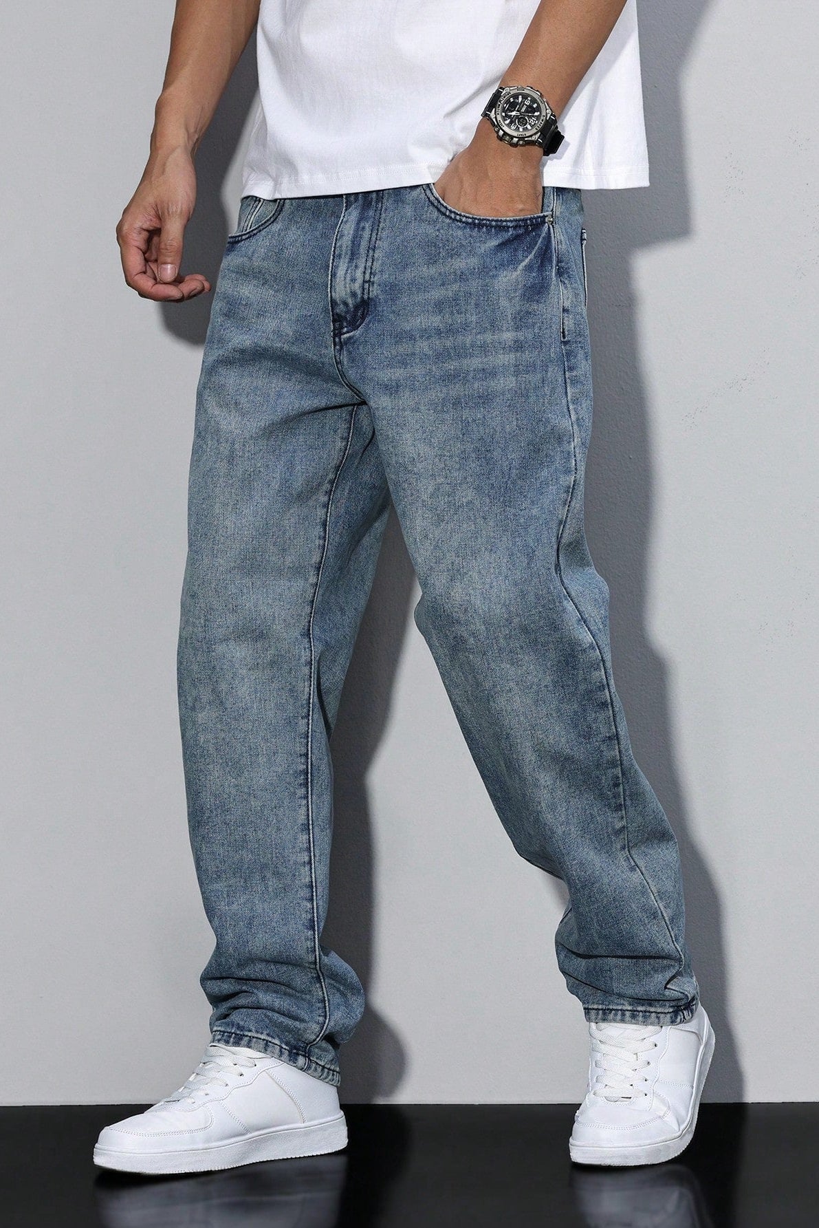 Men's Jeans | Loose Fit Washed Straight Leg - 7