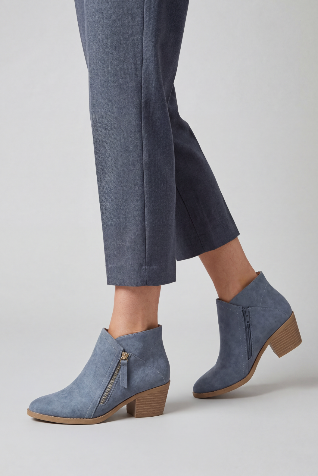 Women's Ankle Boots | Side Zip Block Heel - 2