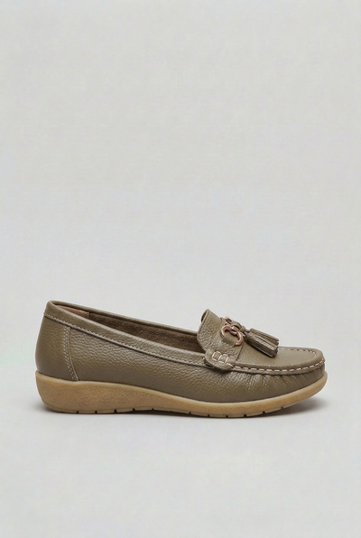 Women's Loafers | Tassel Trim with Low Wedge Sole - 7