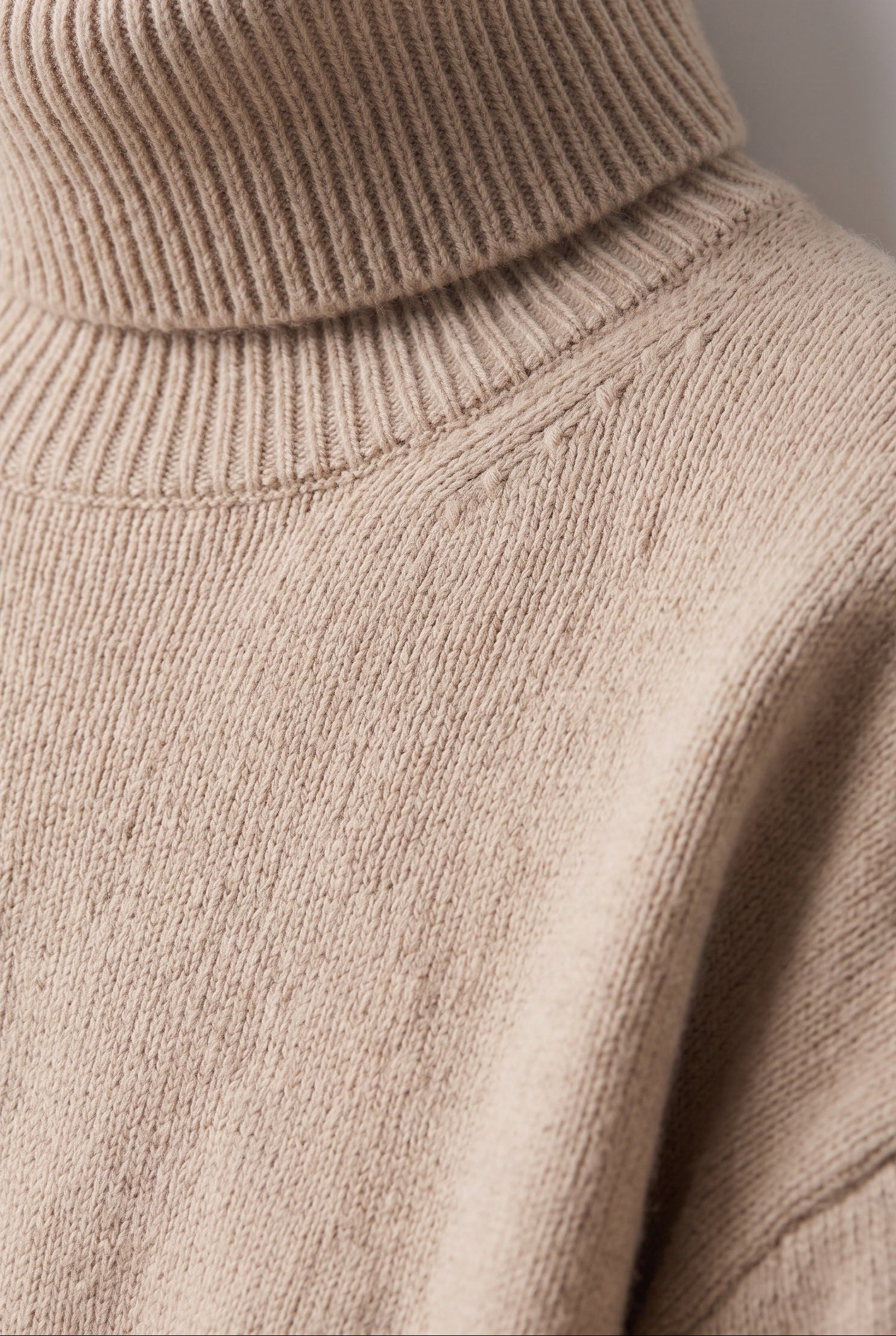 Women's Oversized Sweater | Turtleneck Ribbed Trims - 3