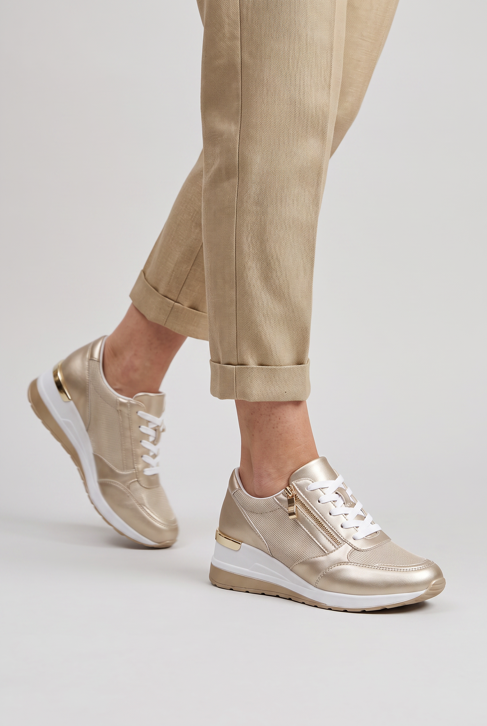 WOMEN'S SHOES